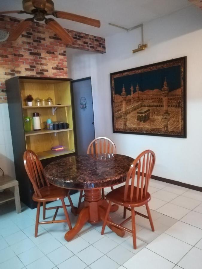 Hagia Medina Muslims Guesthouse Port Dickson Exterior photo